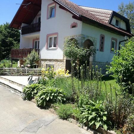 Apartman Jasmin Apartment Catrnja Luaran gambar