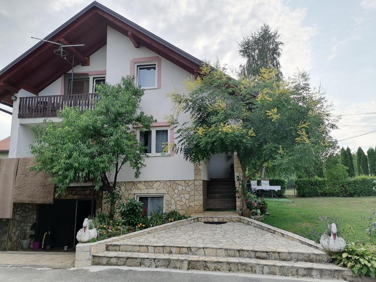 Apartman Jasmin Apartment Catrnja Luaran gambar