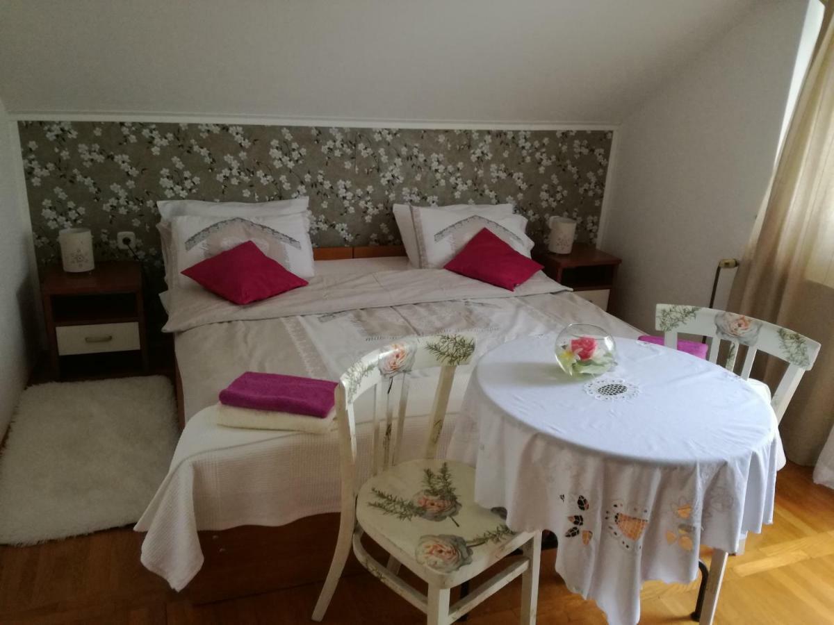 Apartman Jasmin Apartment Catrnja Luaran gambar