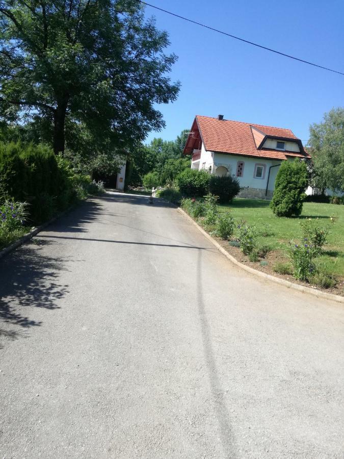 Apartman Jasmin Apartment Catrnja Luaran gambar