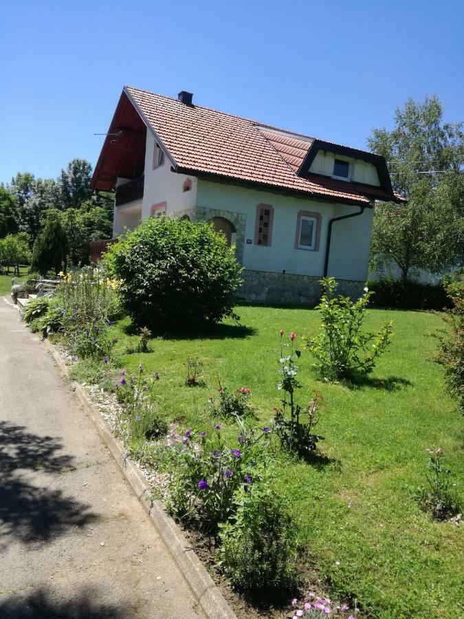 Apartman Jasmin Apartment Catrnja Luaran gambar