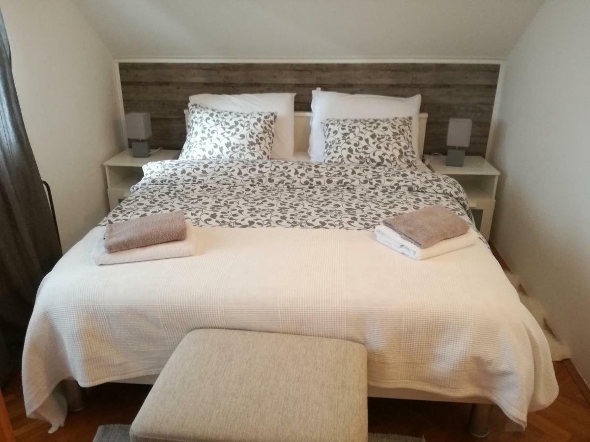 Apartman Jasmin Apartment Catrnja Luaran gambar